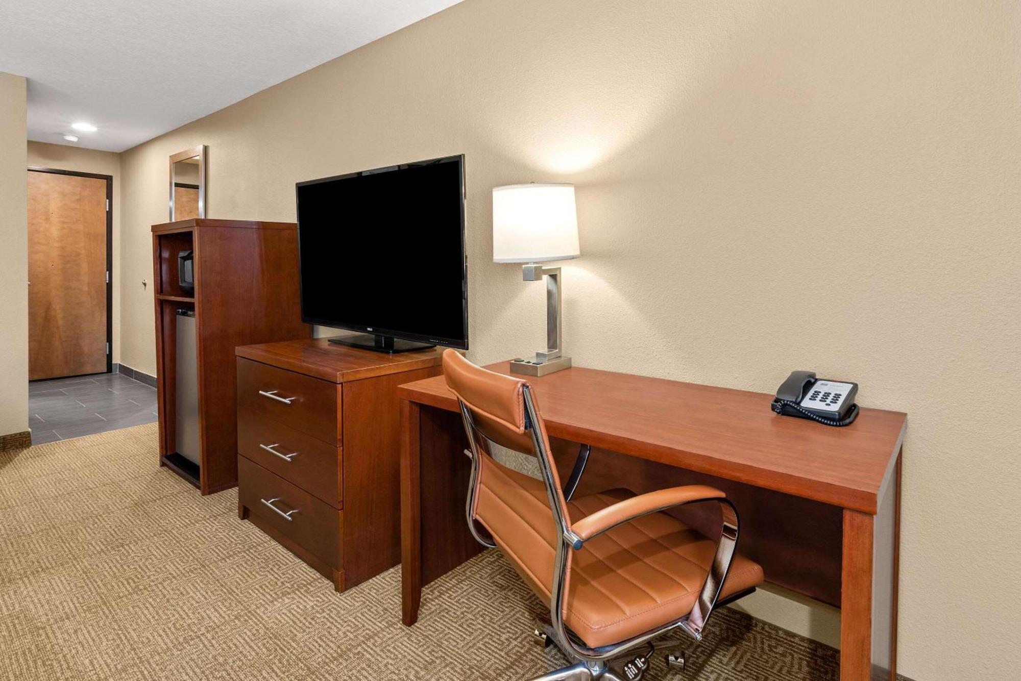 Comfort Inn & Suites Beaverton - Portland West Extérieur photo